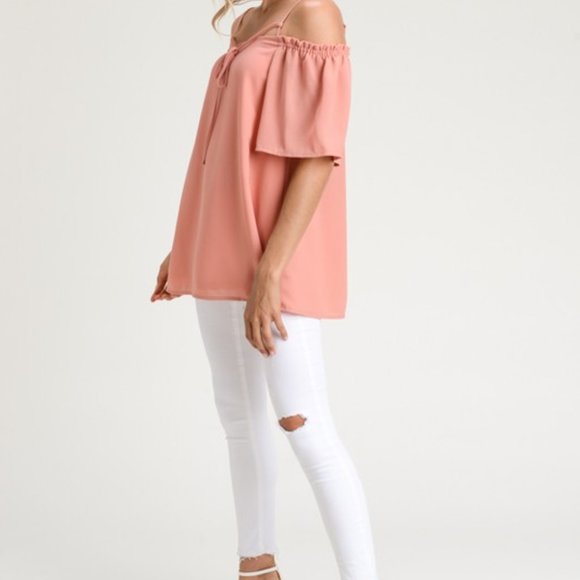 Peekaboo Shoulder Top - Picture 2 of 6